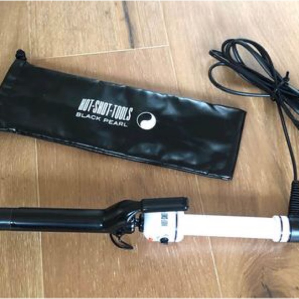 Women's 1" Curling Iron in Black and White with Travel Pouch